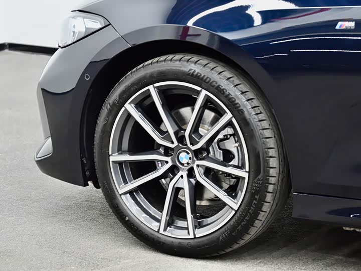 Фото 23 - BMW 3 Series