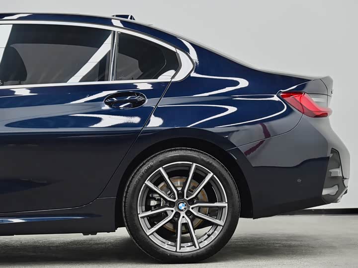 Фото 24 - BMW 3 Series