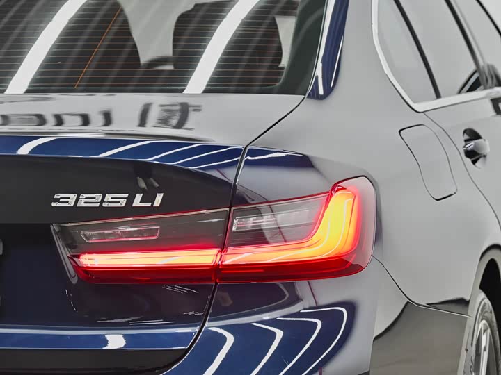 Фото 37 - BMW 3 Series