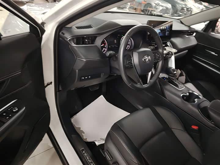 Фото 16 - Toyota Venza