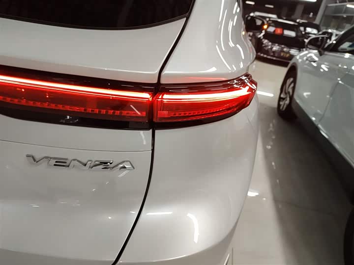 Фото 8 - Toyota Venza