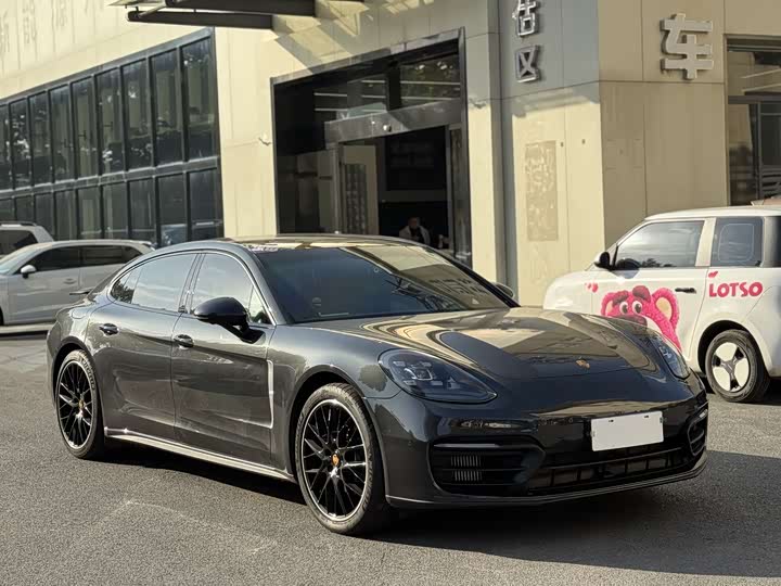 Фото 3 - Porsche Panamera