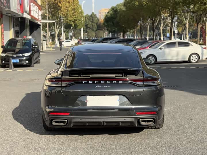 Фото 5 - Porsche Panamera