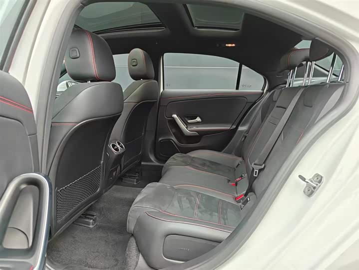 Фото 13 - Mercedes-Benz A-Class