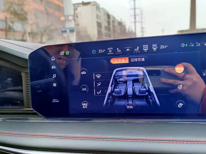 Фото 15 - Ford Explorer