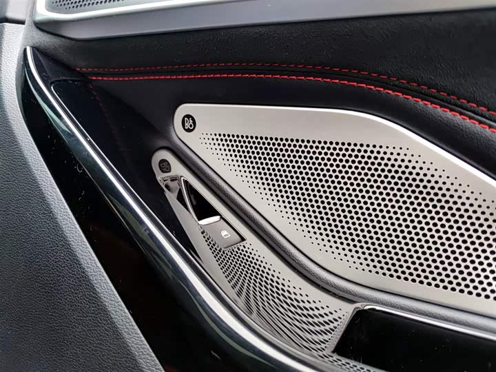 Фото 17 - Ford Explorer