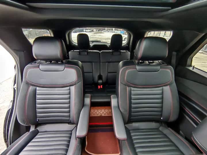 Фото 20 - Ford Explorer