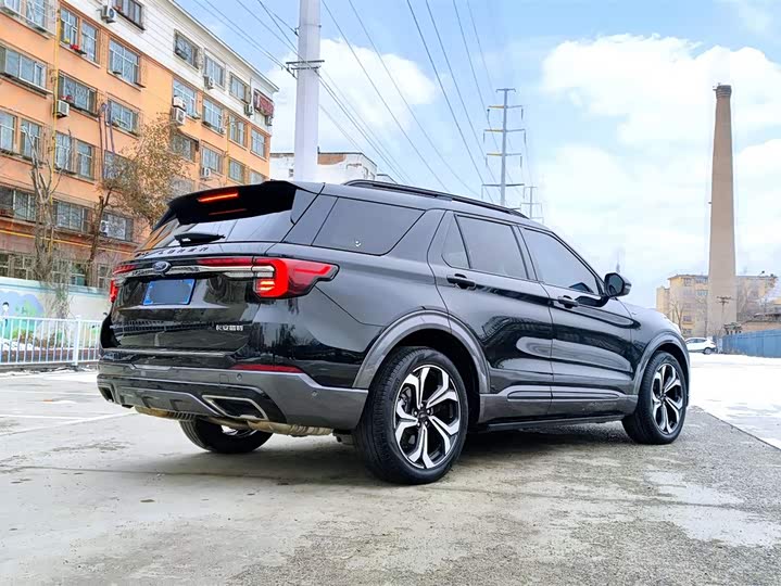 Фото 4 - Ford Explorer