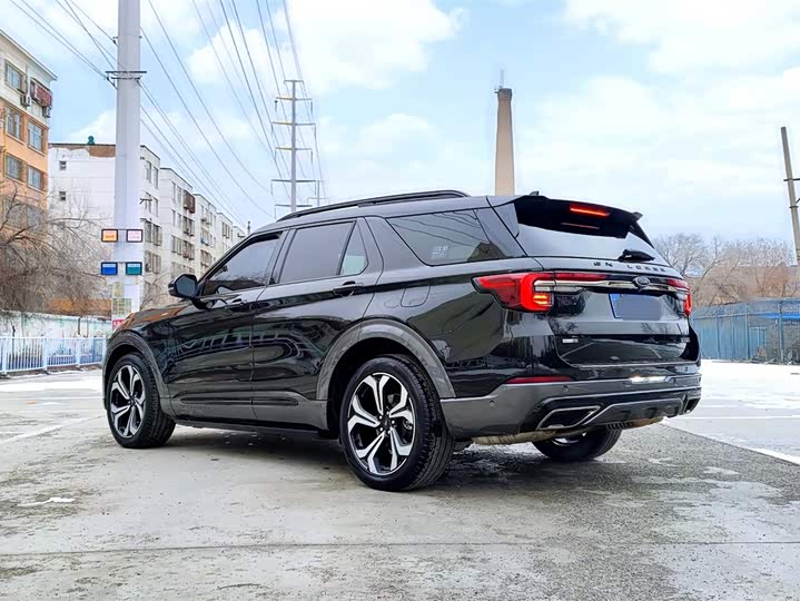 Фото 6 - Ford Explorer