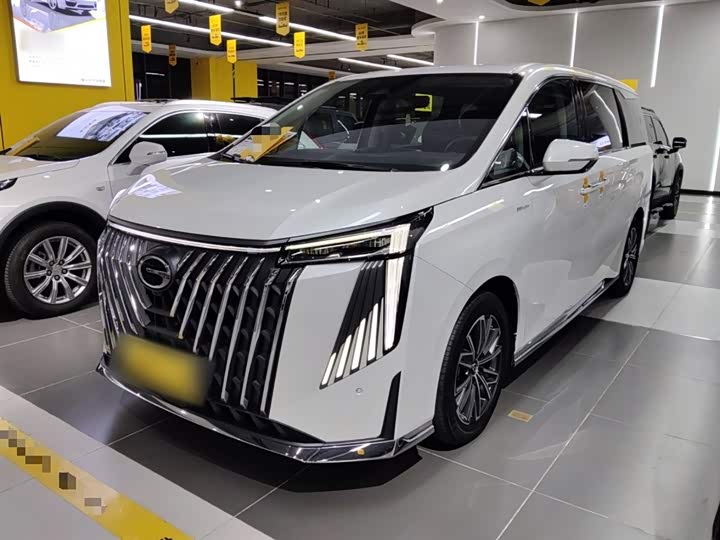 Фото 2 - GAC Trumpchi M8