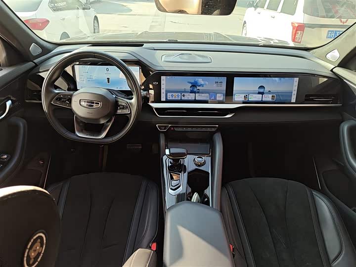 Фото 10 - Geely Monjaro