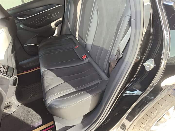 Фото 17 - Geely Monjaro