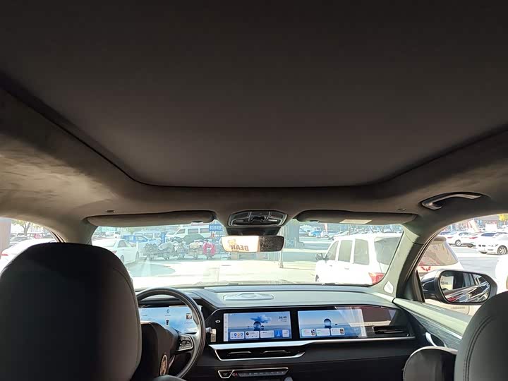 Фото 18 - Geely Monjaro