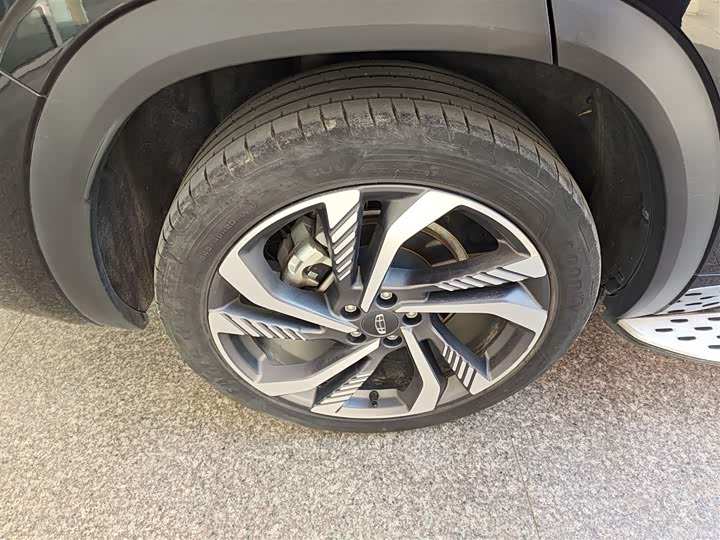 Фото 26 - Geely Monjaro