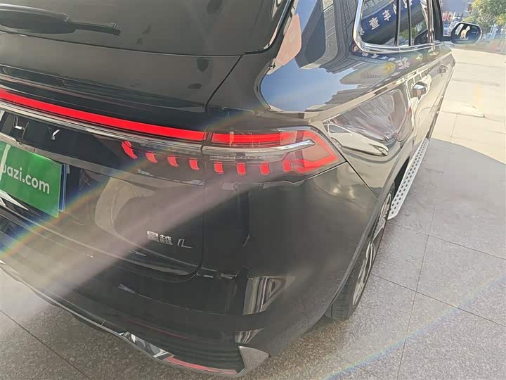 Фото 8 - Geely Monjaro