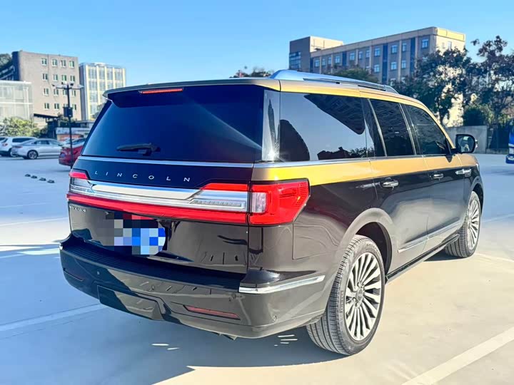 Фото 3 - Lincoln Navigator
