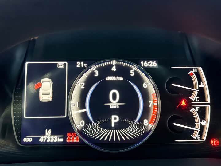 Фото 25 - Lexus ES