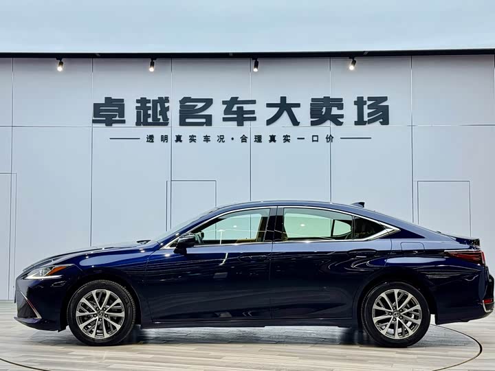 Фото 5 - Lexus ES