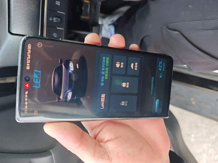 Фото 12 - Tank 300