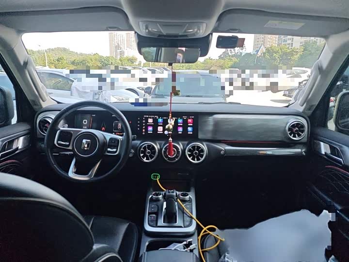 Фото 13 - Tank 300