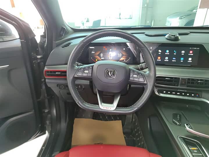 Фото 11 - Changan UNI-T