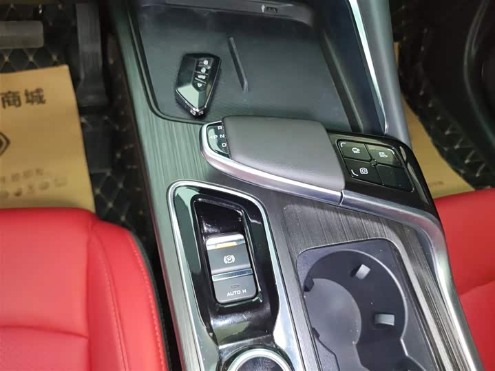 Фото 14 - Changan UNI-T