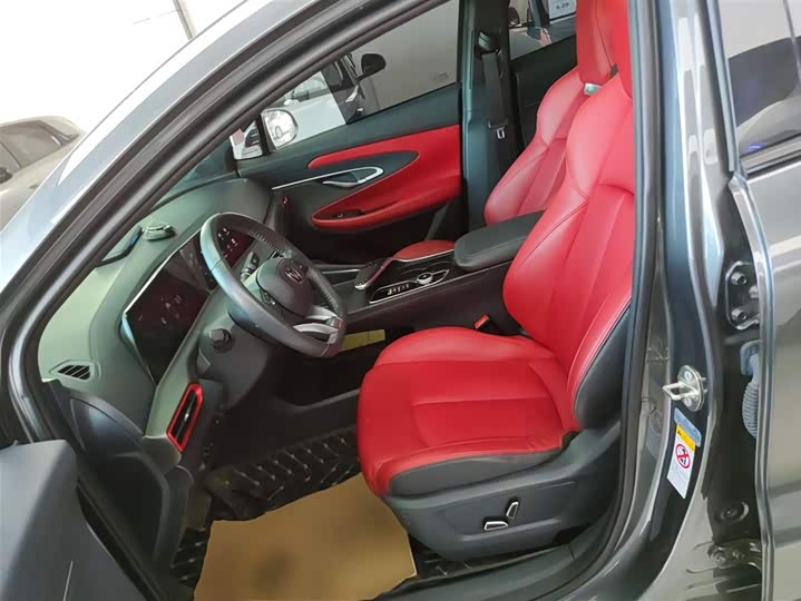 Фото 15 - Changan UNI-T