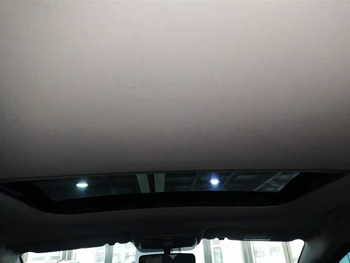 Фото 18 - Geely Vision X3