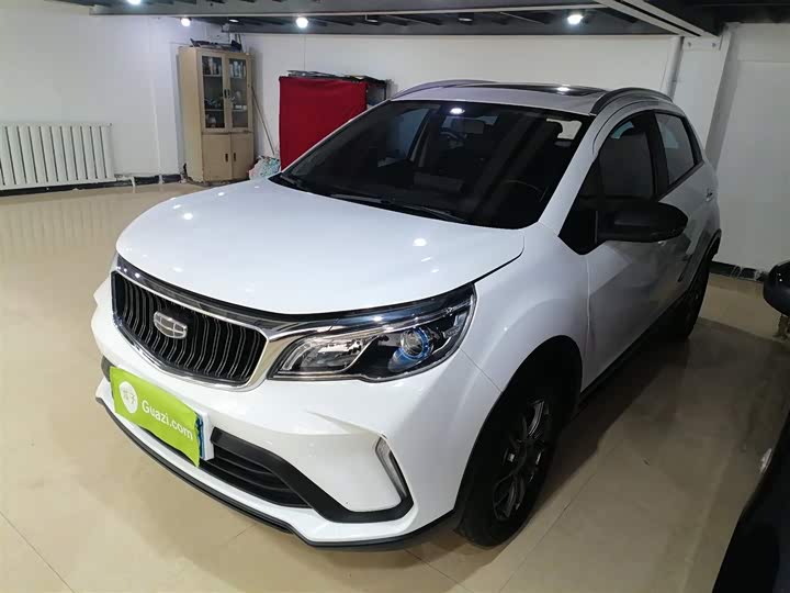 Фото 2 - Geely Vision X3