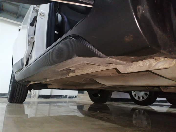 Фото 21 - Geely Vision X3