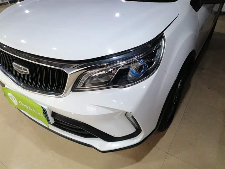 Фото 24 - Geely Vision X3