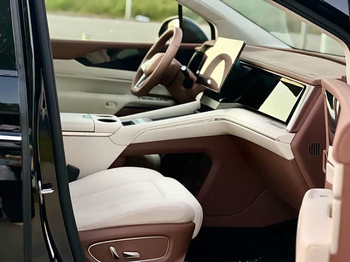 Фото 18 - BYD Xia