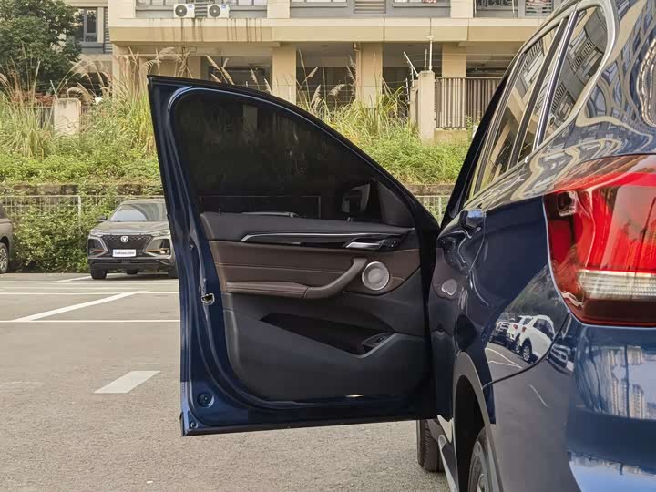 Фото 12 - BMW X1