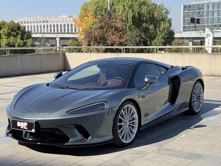 Фото 3 - McLaren GT