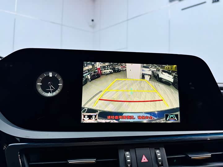 Фото 26 - Lexus ES