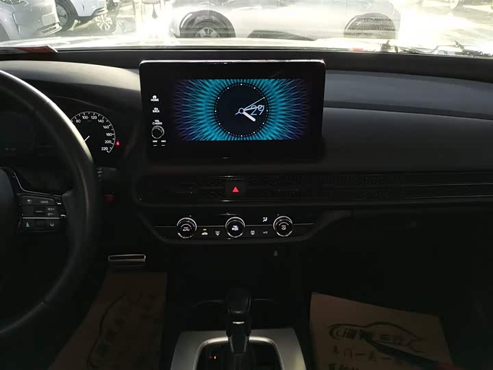 Фото 13 - Honda HR-V