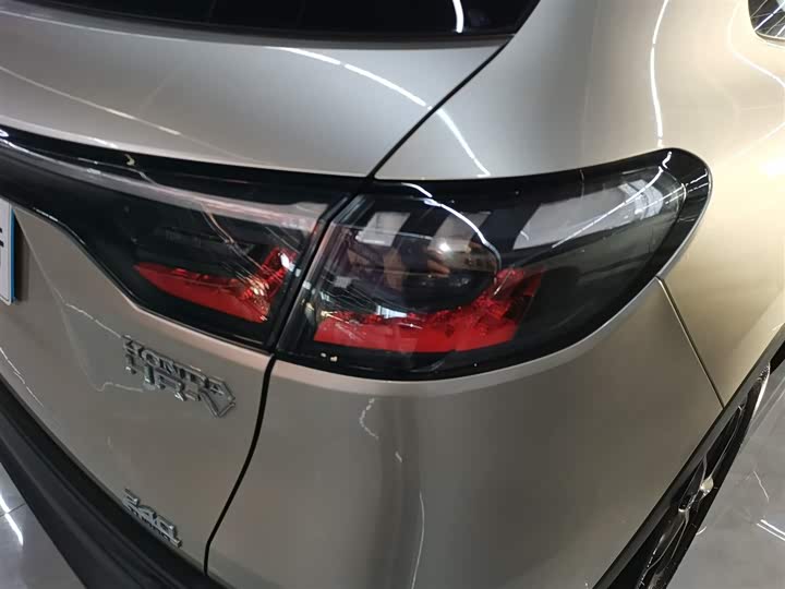 Фото 8 - Honda HR-V