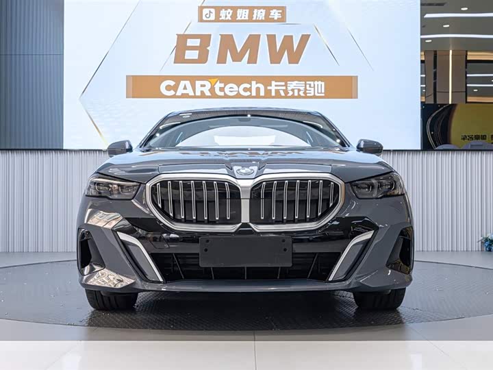 Фото 1 - BMW 5 Series