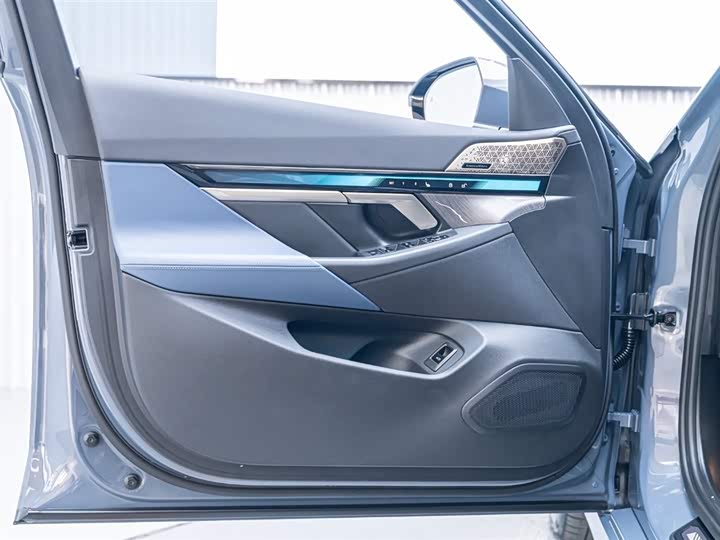 Фото 3 - BMW 5 Series