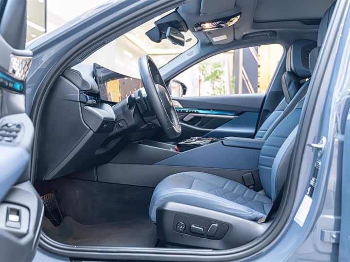 Фото 8 - BMW 5 Series