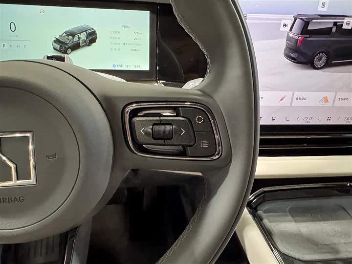 Фото 14 - Zeekr 009