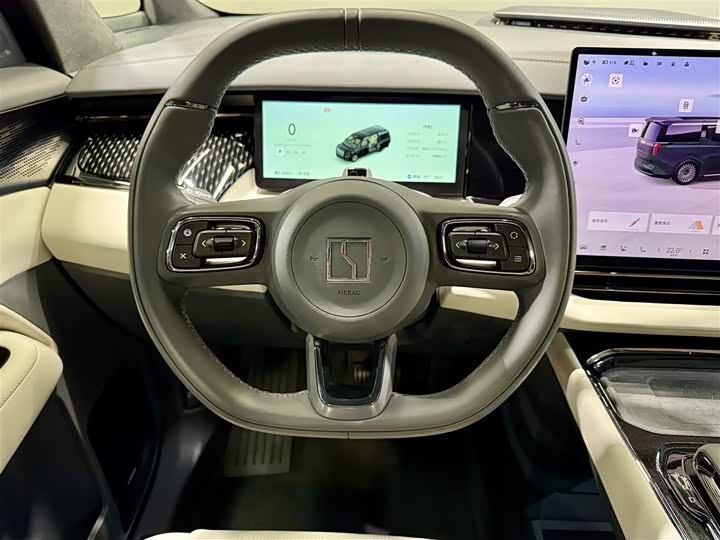 Фото 24 - Zeekr 009