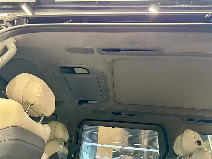 Фото 27 - Zeekr 009