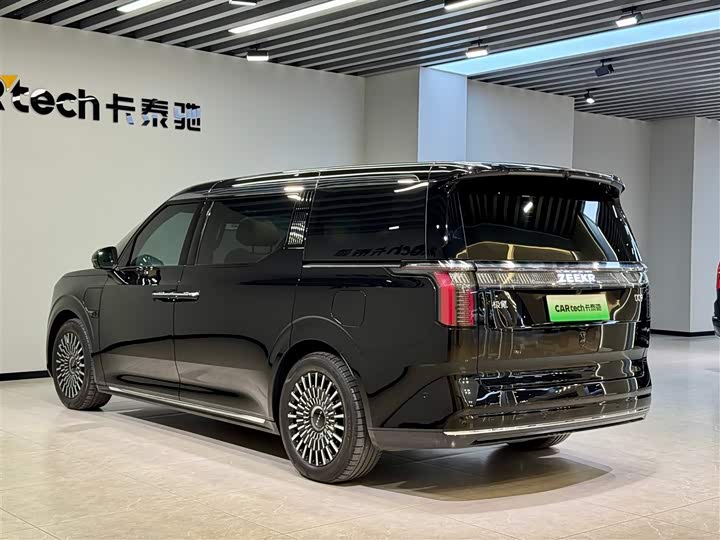 Фото 6 - Zeekr 009