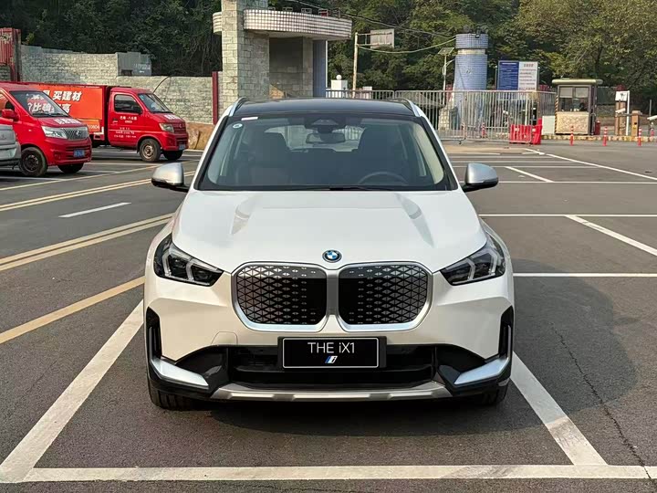 Фото 2 - BMW iX1