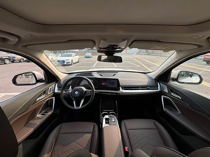 Фото 7 - BMW iX1