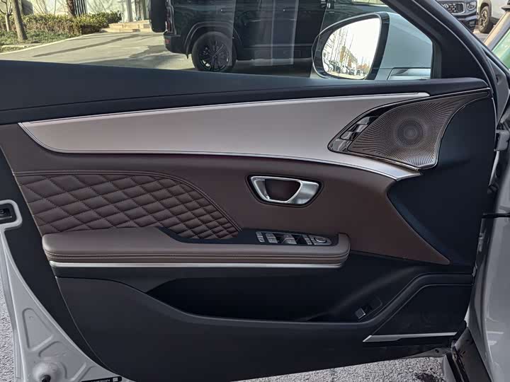 Фото 17 - BYD Han