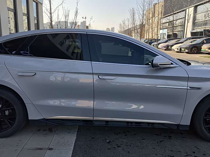 Фото 22 - BYD Han