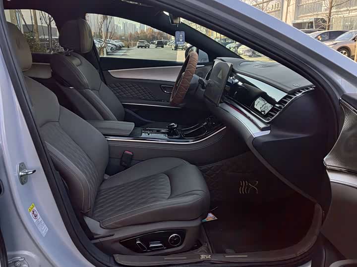 Фото 23 - BYD Han