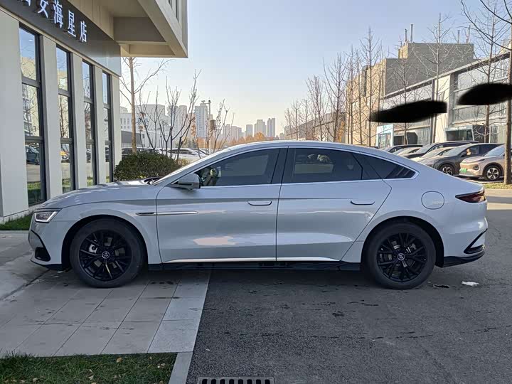 Фото 3 - BYD Han